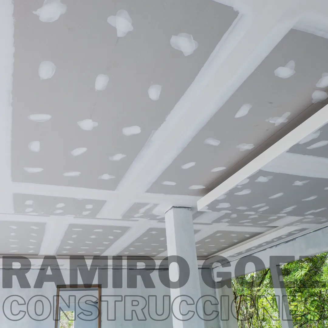 Cielo terminado en drywall listo para estucar en obra en Medellín