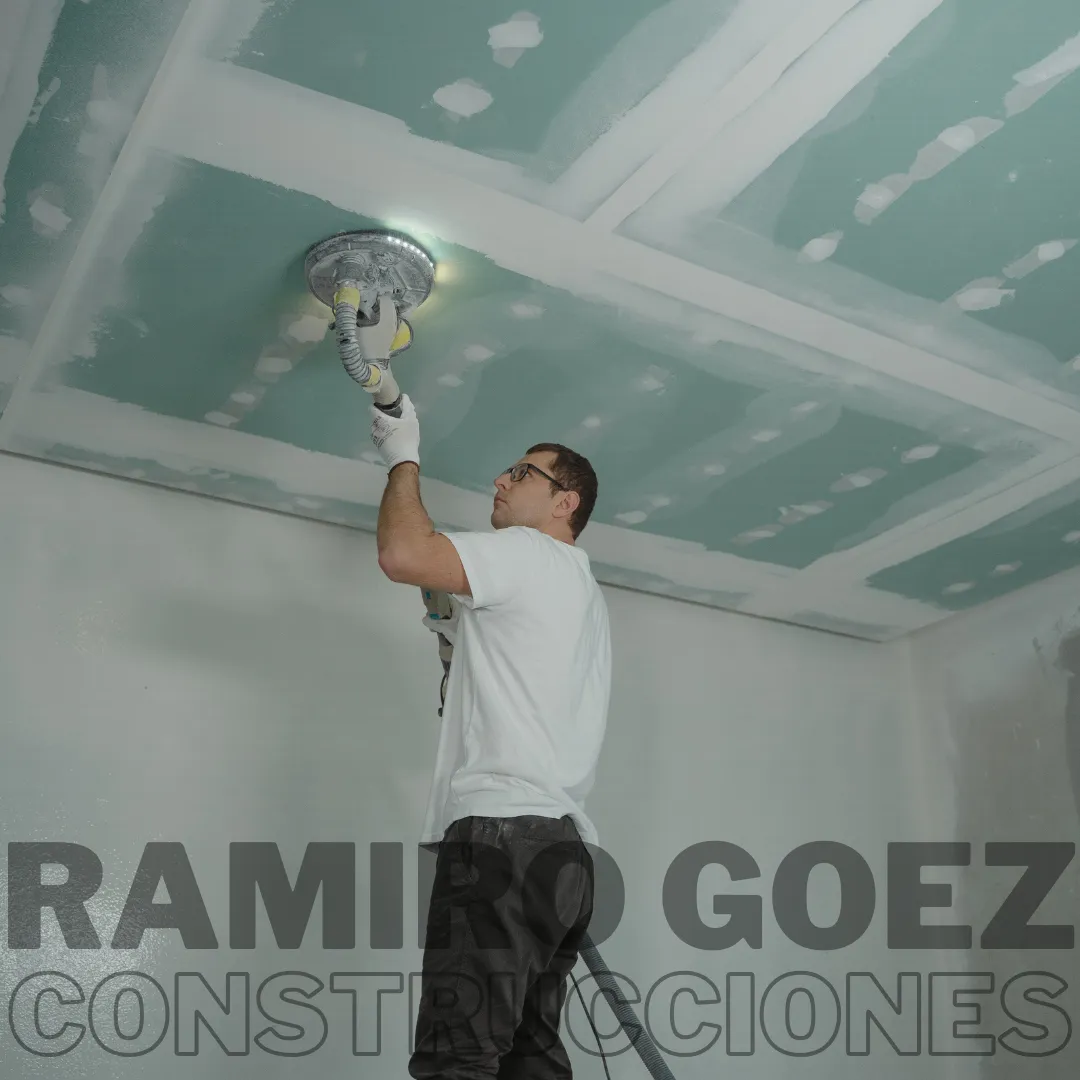 Acabado de cielo en drywall listo para estucar en obra en Medellín