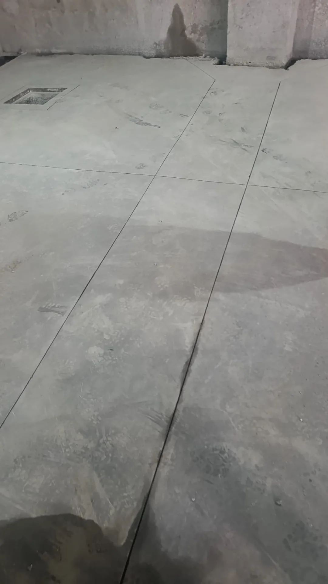 Junta de dilatación en el piso enchapado - Enchapador en Medellín - Ramiro Goez Construcciones