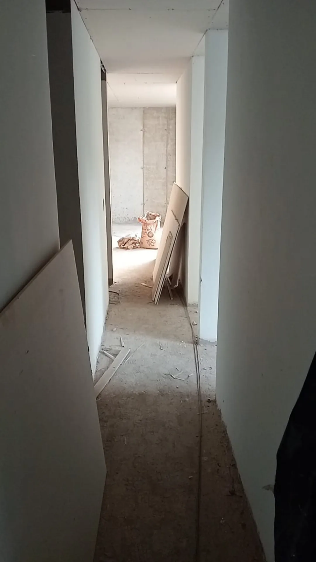 Cielo raso en drywall en instalación - Instalación de Drywall en Medellín - Ramiro Goez Construcciones
