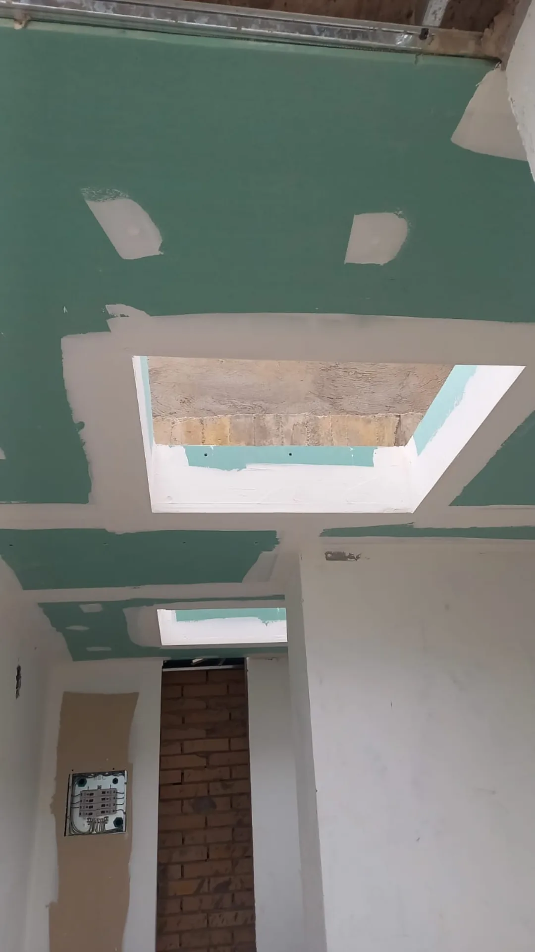 Cielo raso en drywall con las juntas empastadas - Instalación de Drywall en Medellín - Ramiro Goez Construcciones