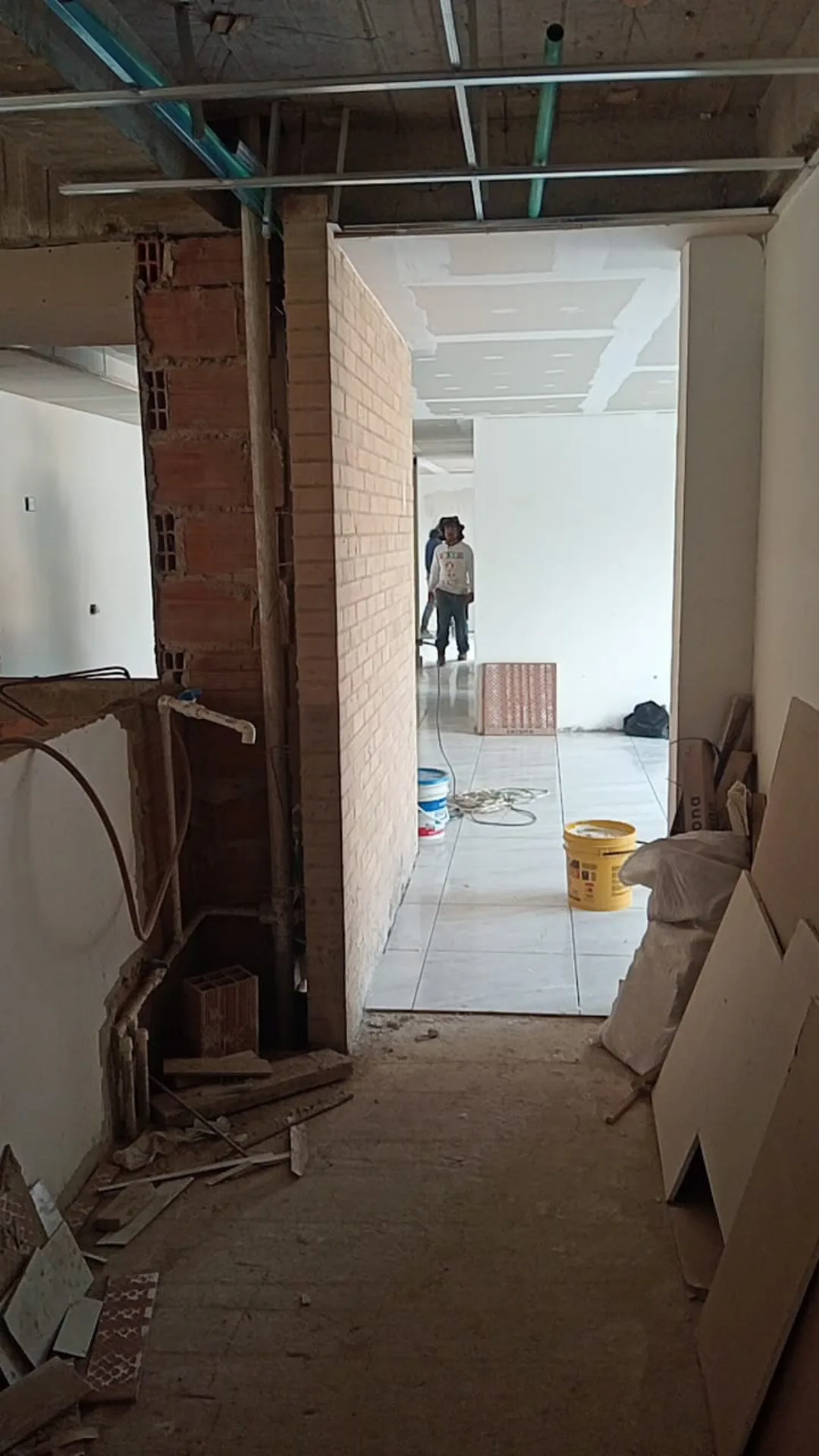 Pasillo de la obra en ejecución - Maestro de Obra en Medellín - Ramiro Goez Construcciones