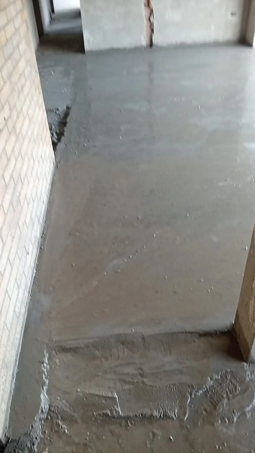 Sobrepiso recién fundido - Remodelación de Apartamentos en Medellín - Ramiro Goez Construcciones