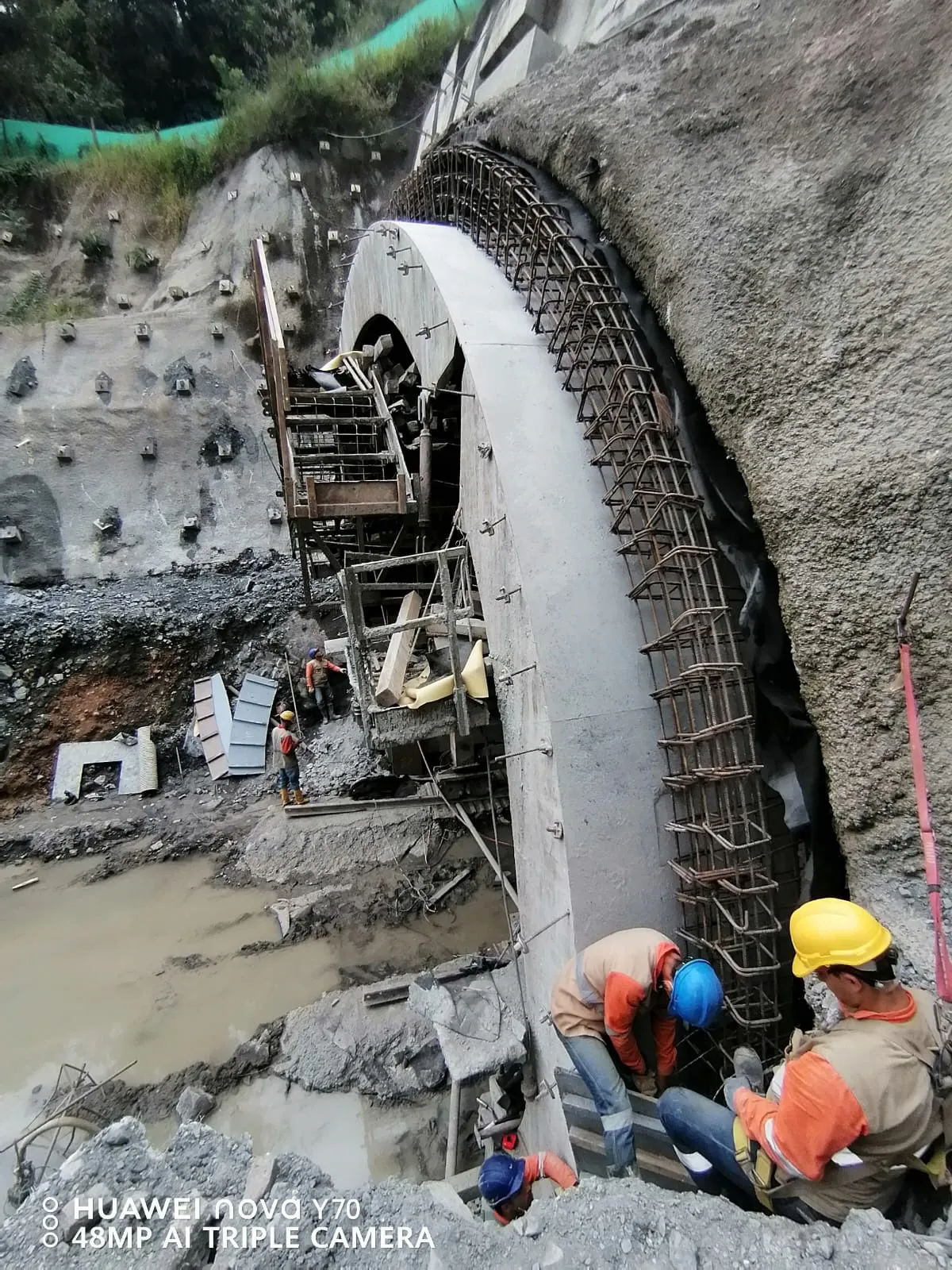 Viga de amarre del túnel lista para fundir